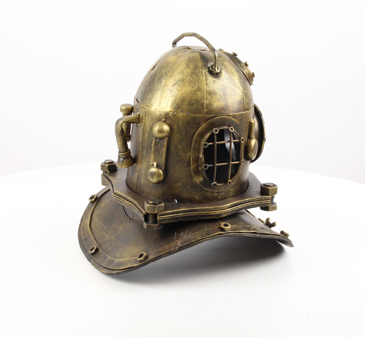 Diving helmet