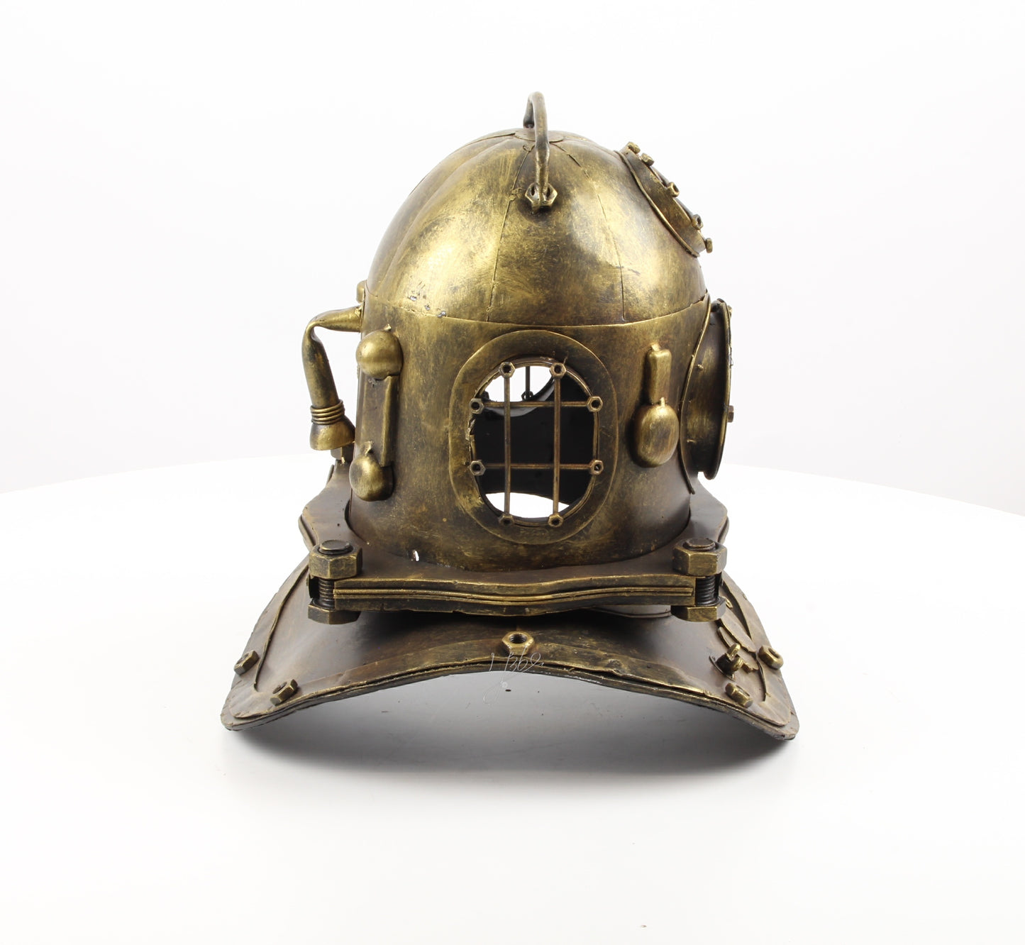 Diving helmet